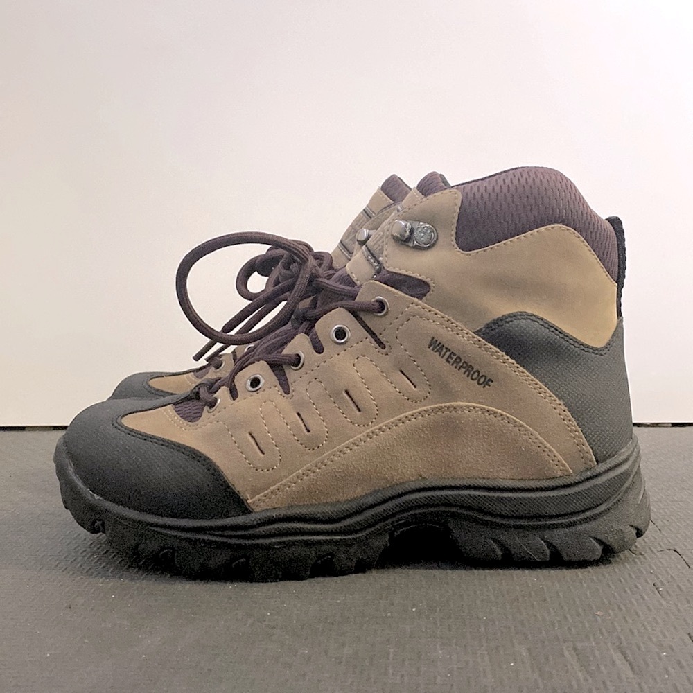$10, $15, $20 Shoes! Womens Size 8.5 Faded Hiking Boots. Waterproof